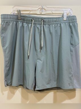 Vuori Course Run Short. XXL. 5” lined. Sage green.